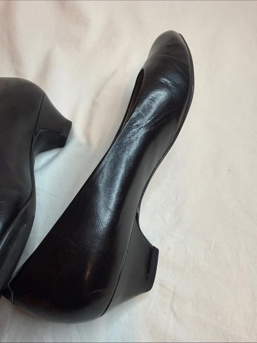 The Walking Pump by Rockport Black Pointed-Toe Leather 8.5 B